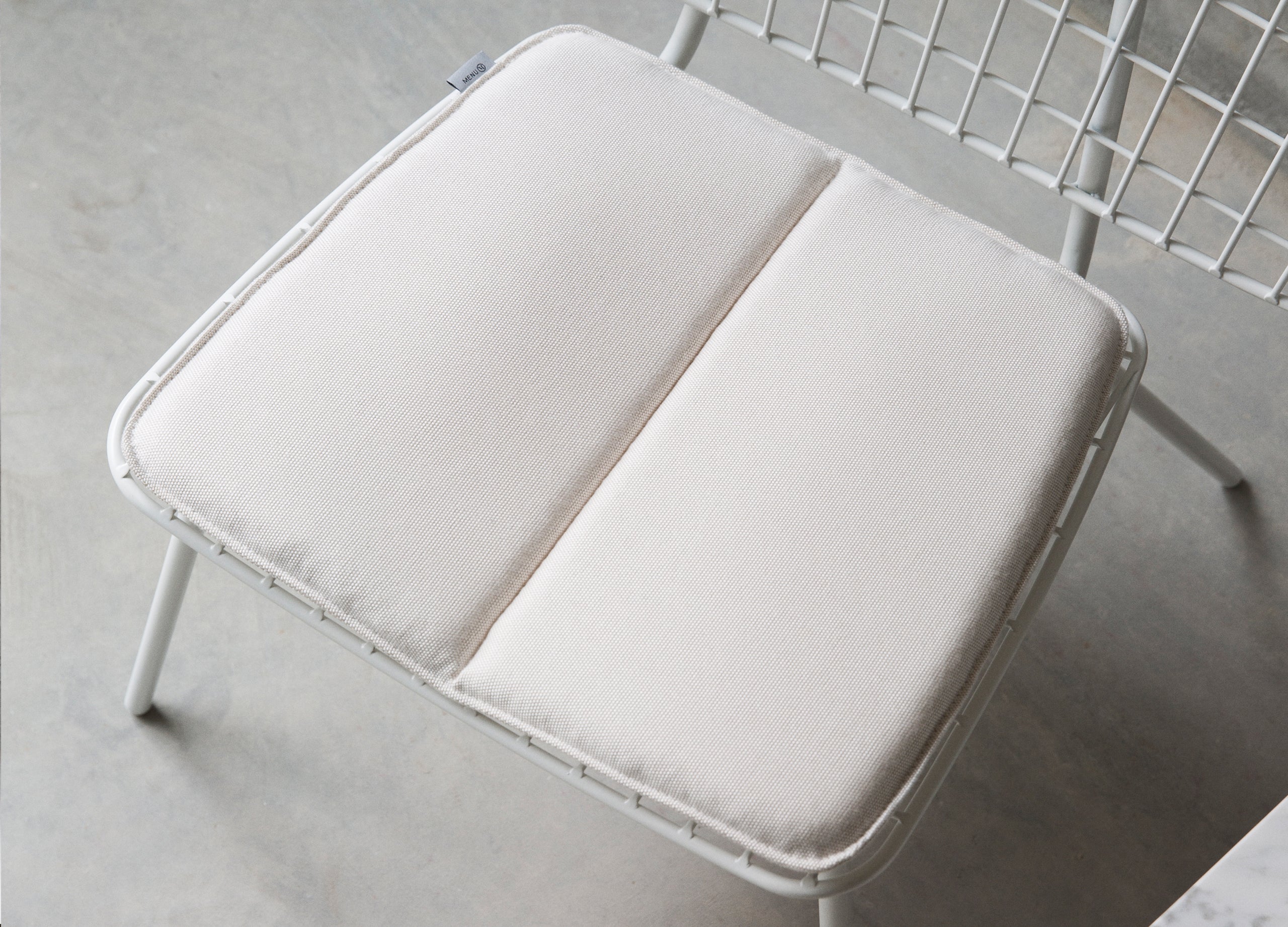 WM String Lounge Chair Outdoor