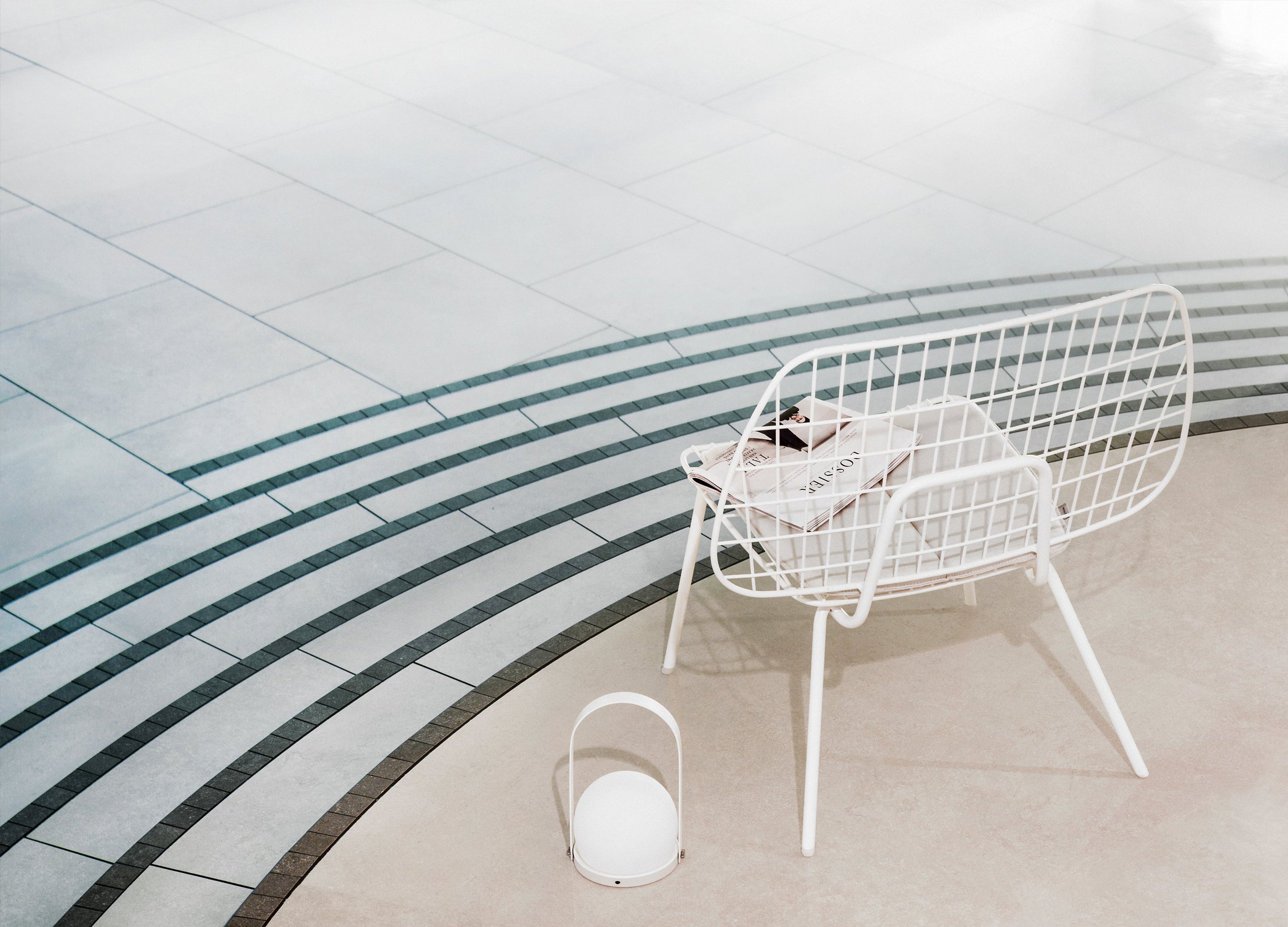 WM String Lounge Chair Outdoor