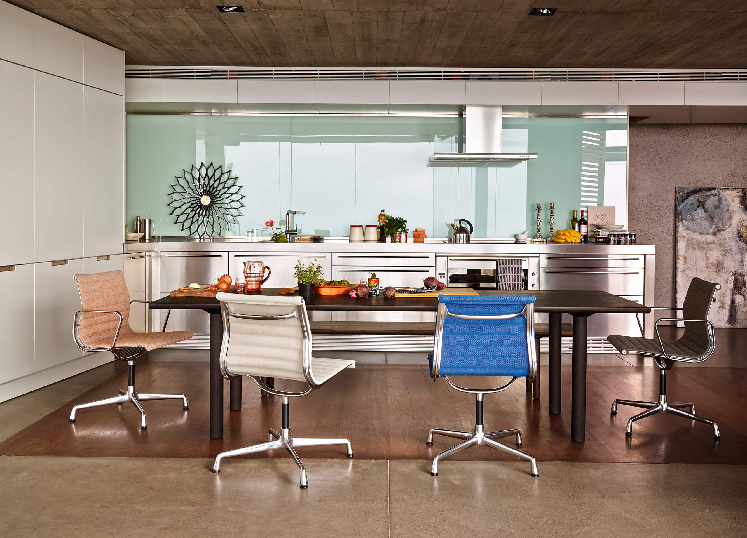 Aluminium Chair EA 101