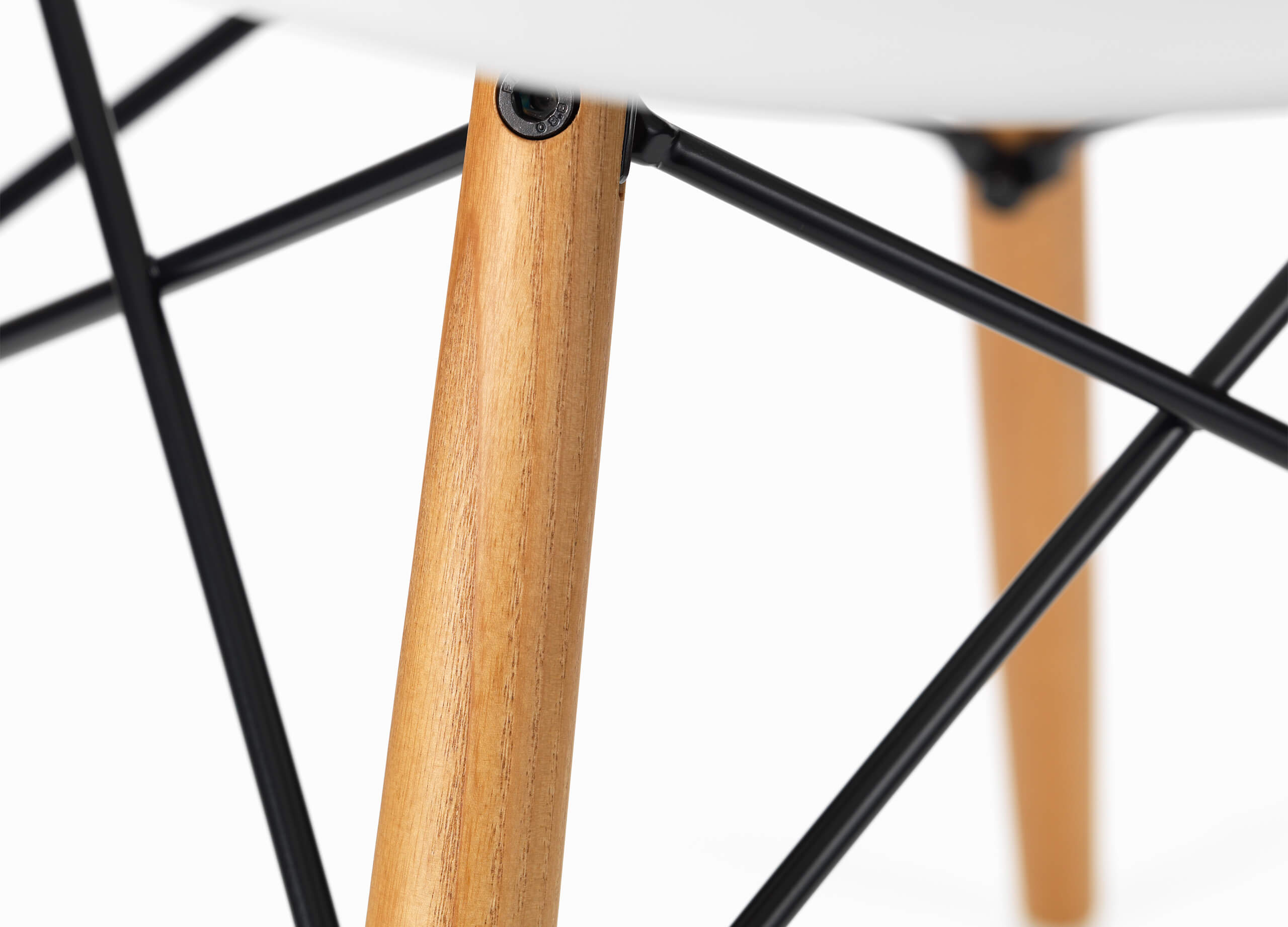 Eames Plastic Armchair RE DAW