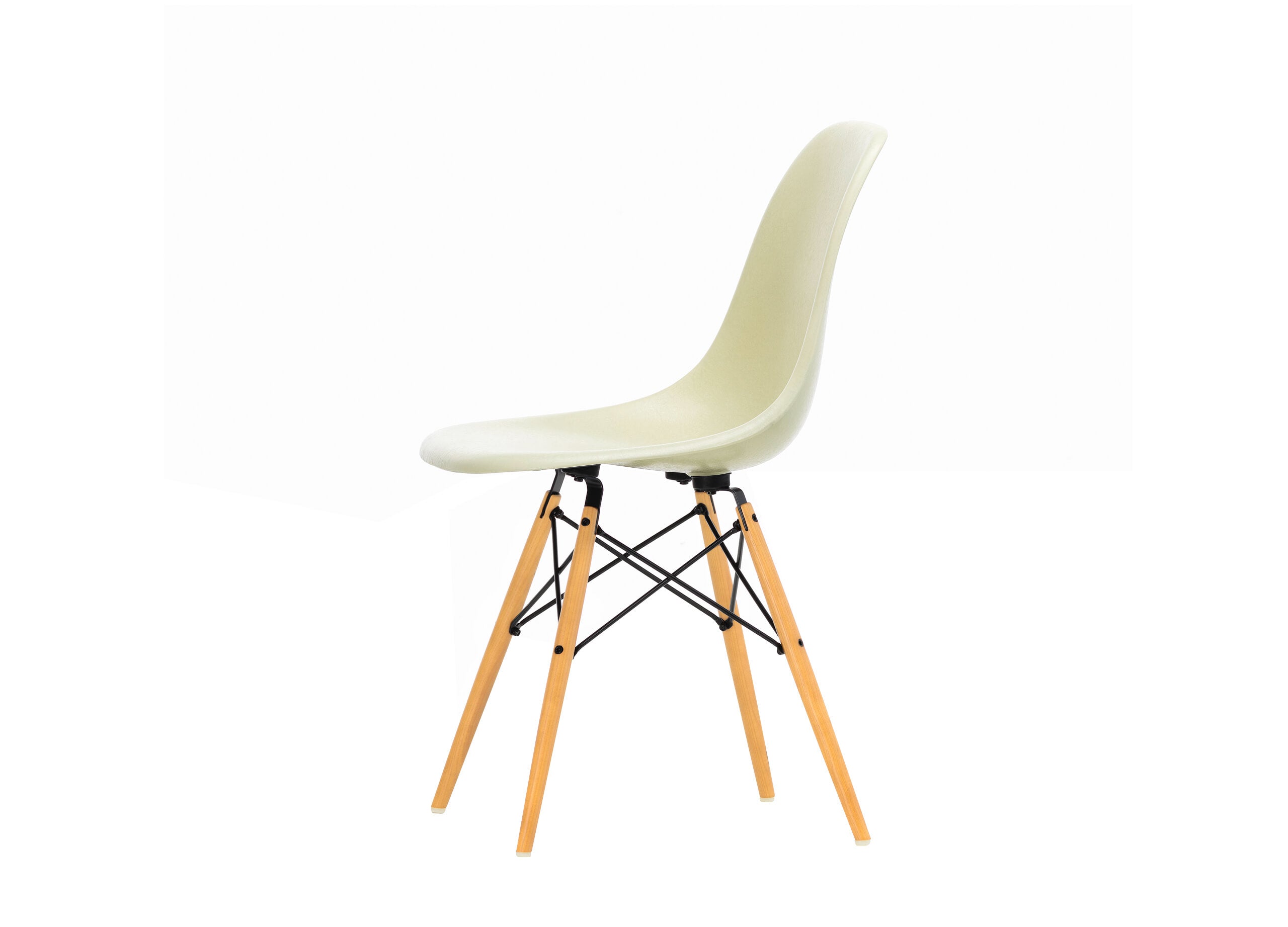 Eames Fiberglass Chair DSW
