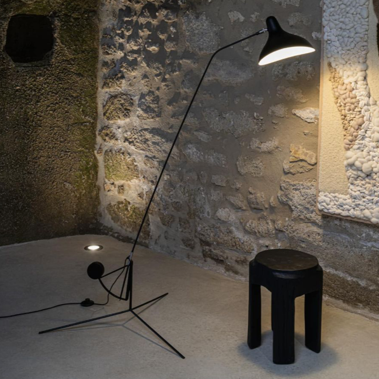 Mantis BS1 Stehlampe Dreibein-Fuss