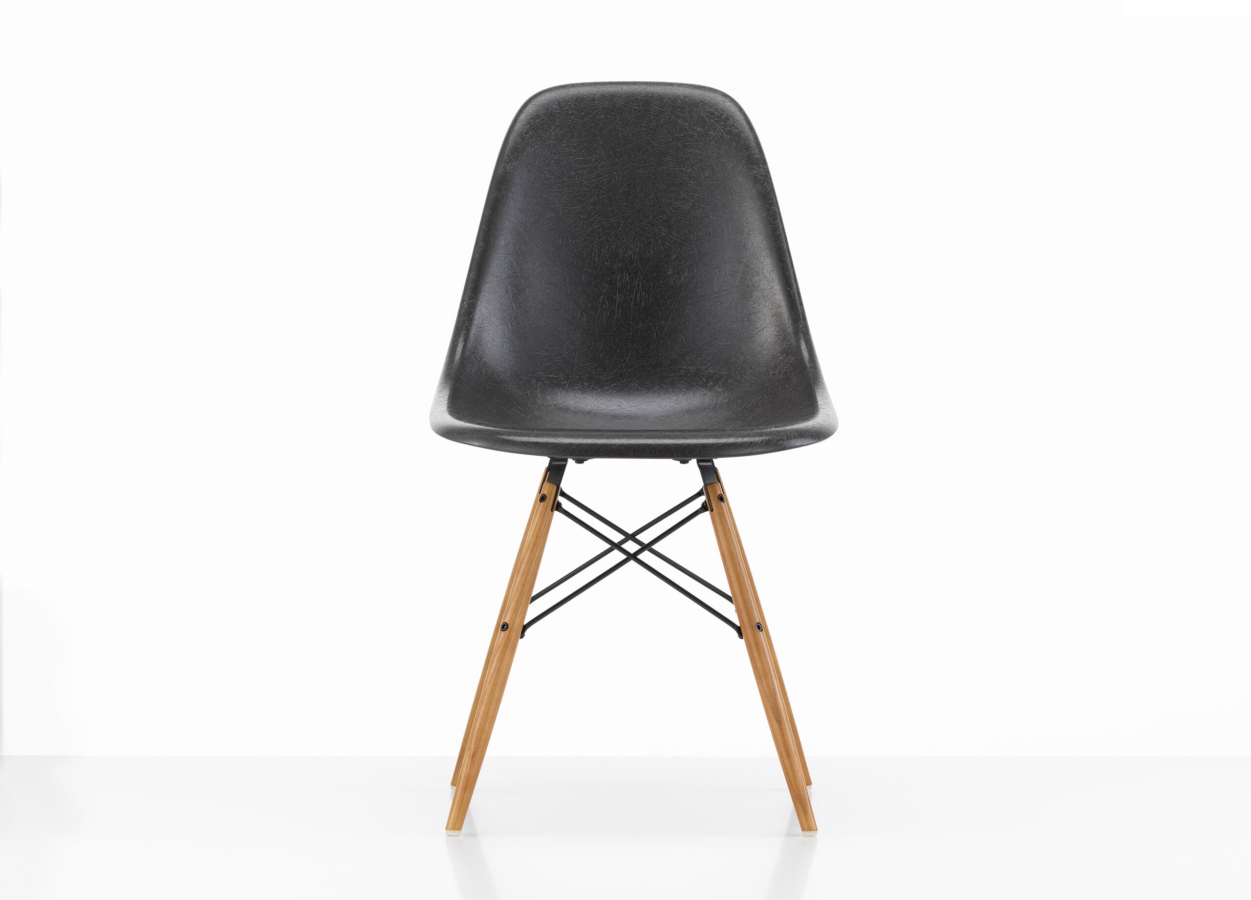 Eames Fiberglass Chair DSW