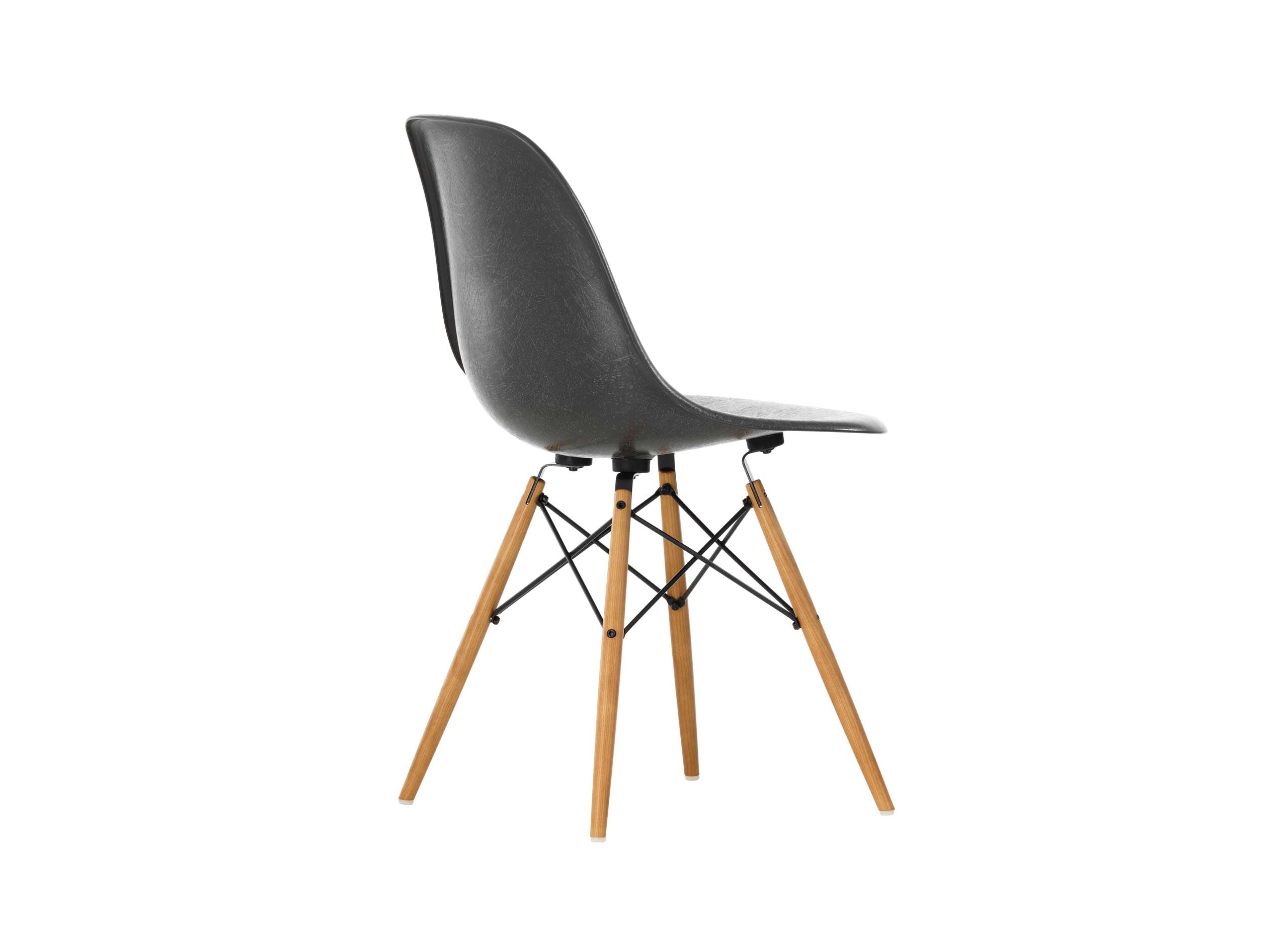 Eames Fiberglass Chair DSW