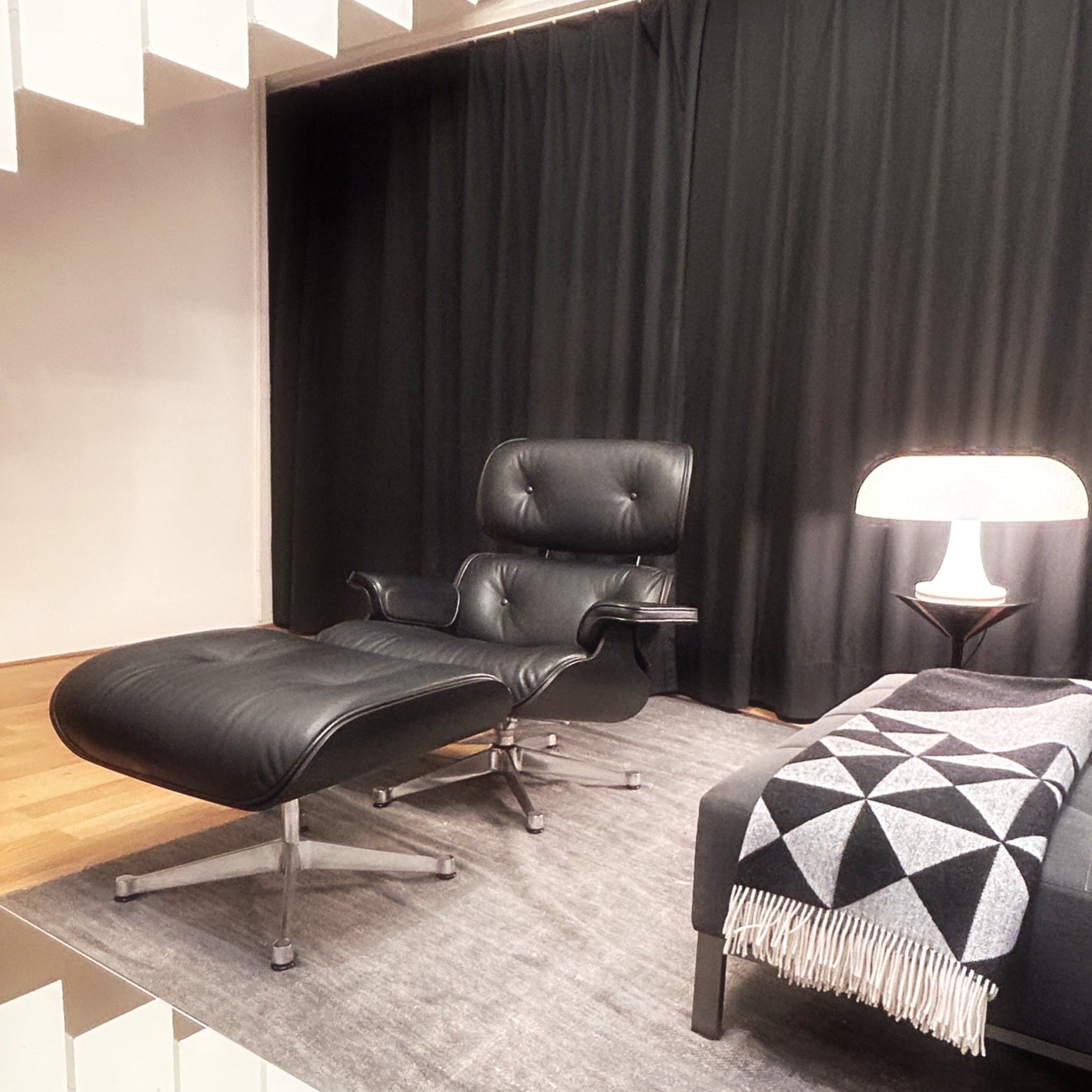 Eames Lounge Chair | QVEST Edition | Untergestell poliert