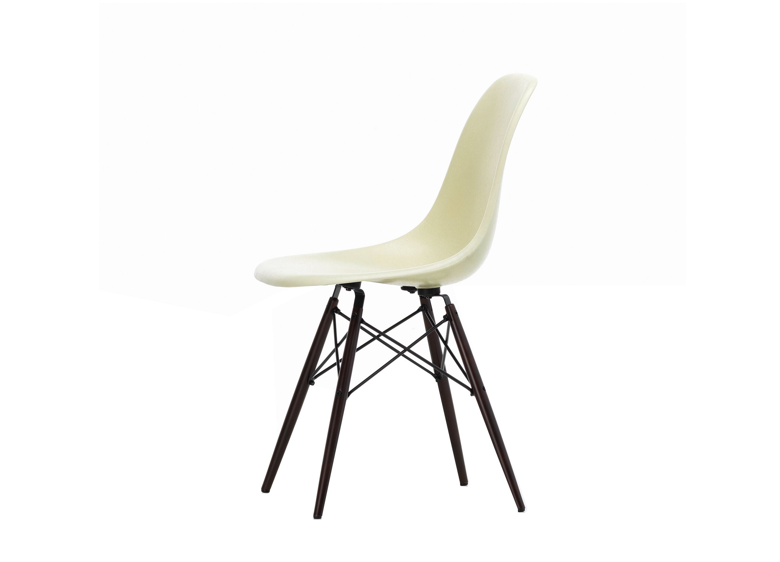 Eames Fiberglass Chair DSW