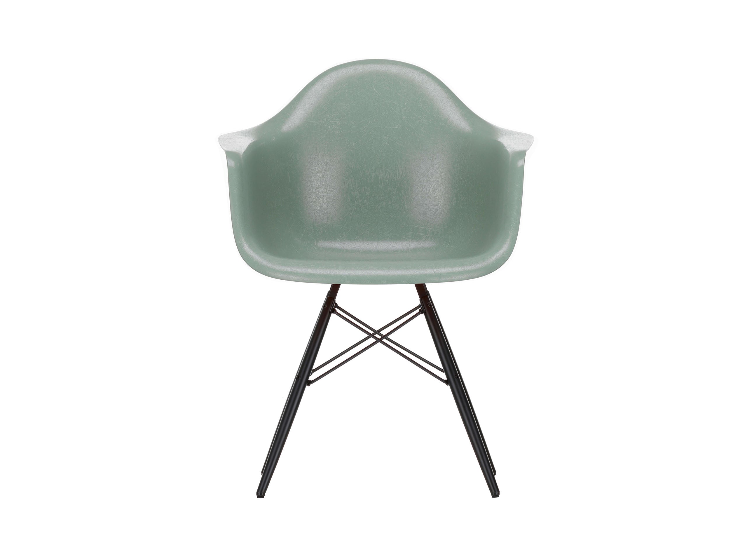 Eames Fiberglass Armchair DAW