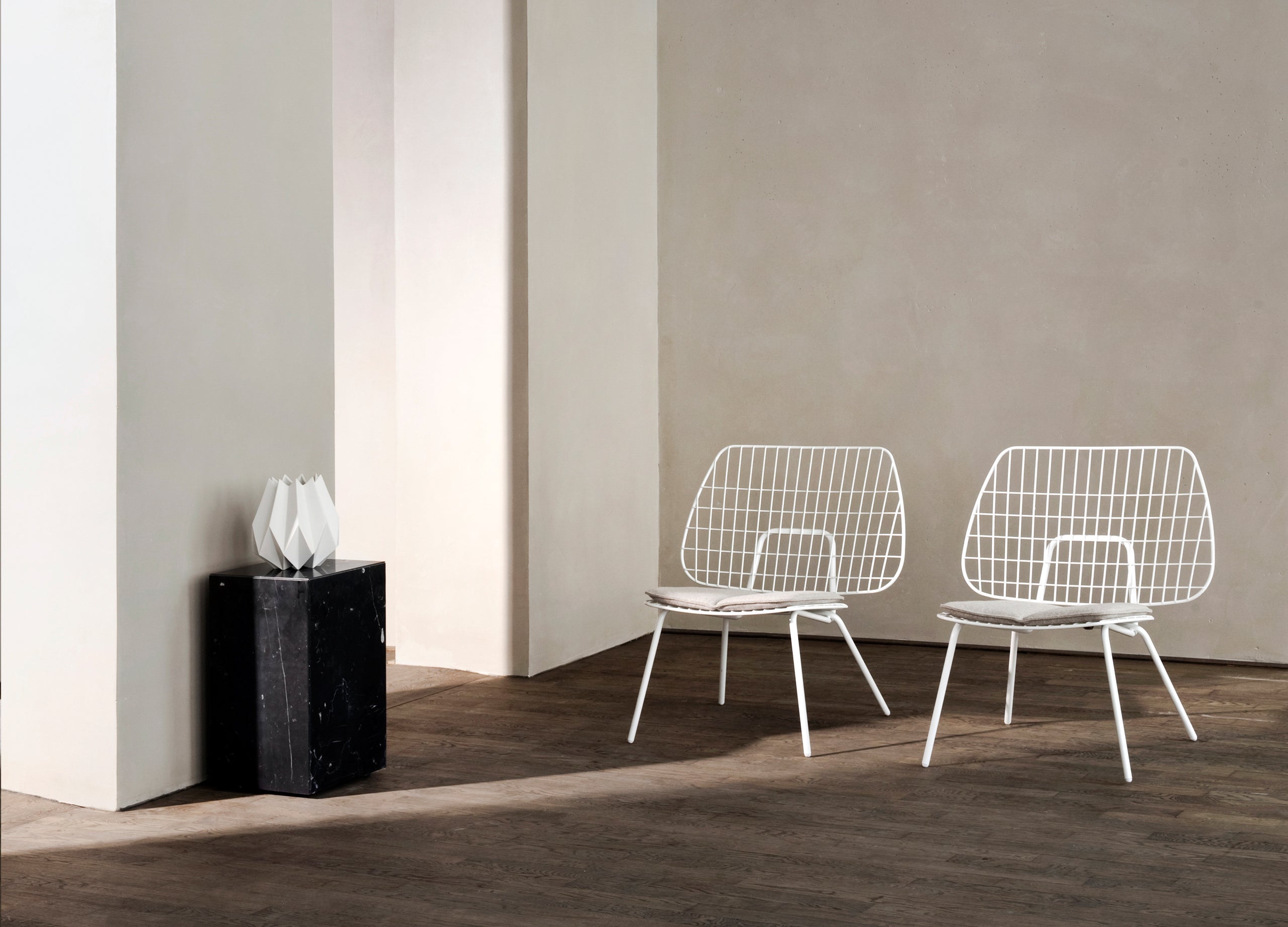 WM String Lounge Chair Outdoor