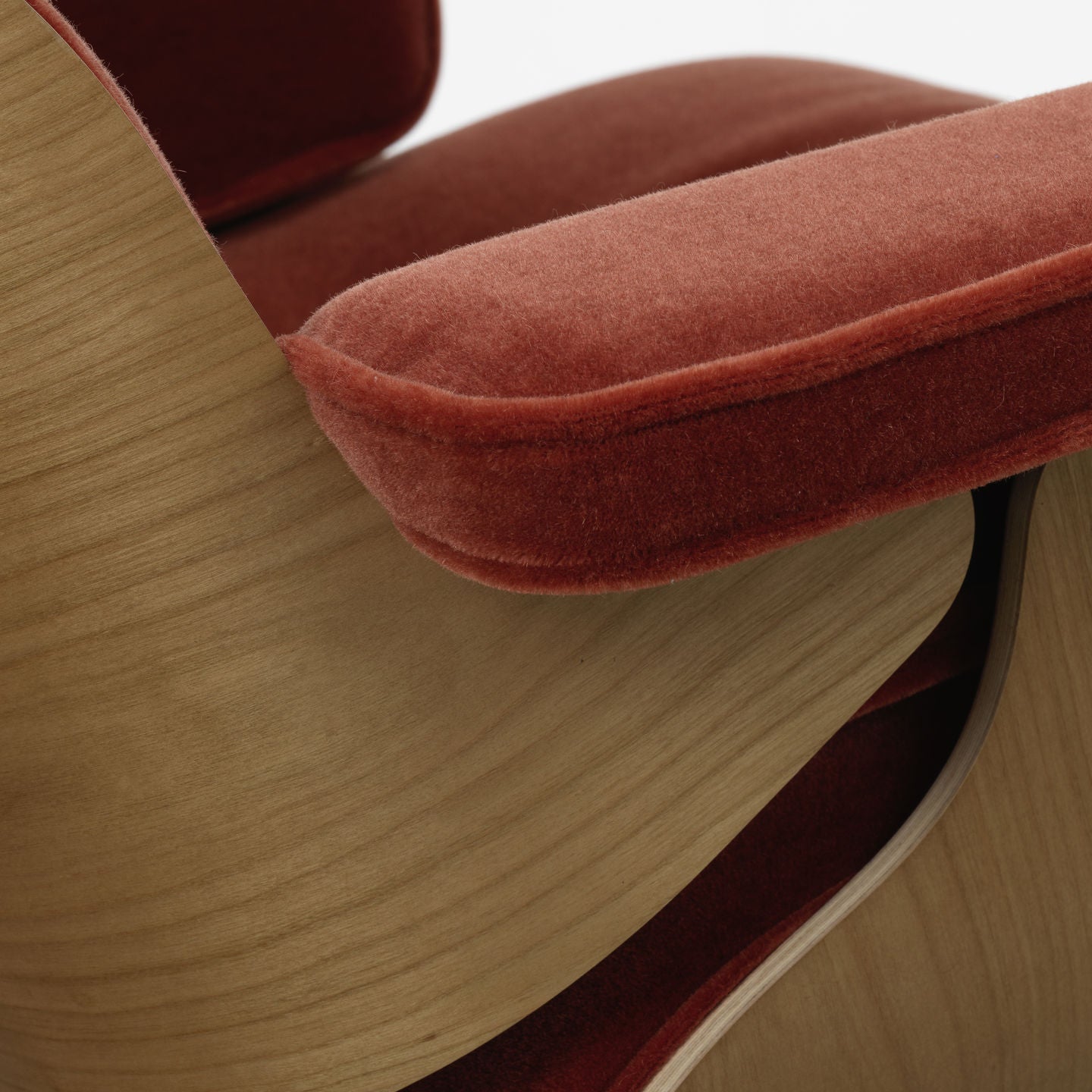 Vitra Eames Lounge Chair & Ottoman | Calma