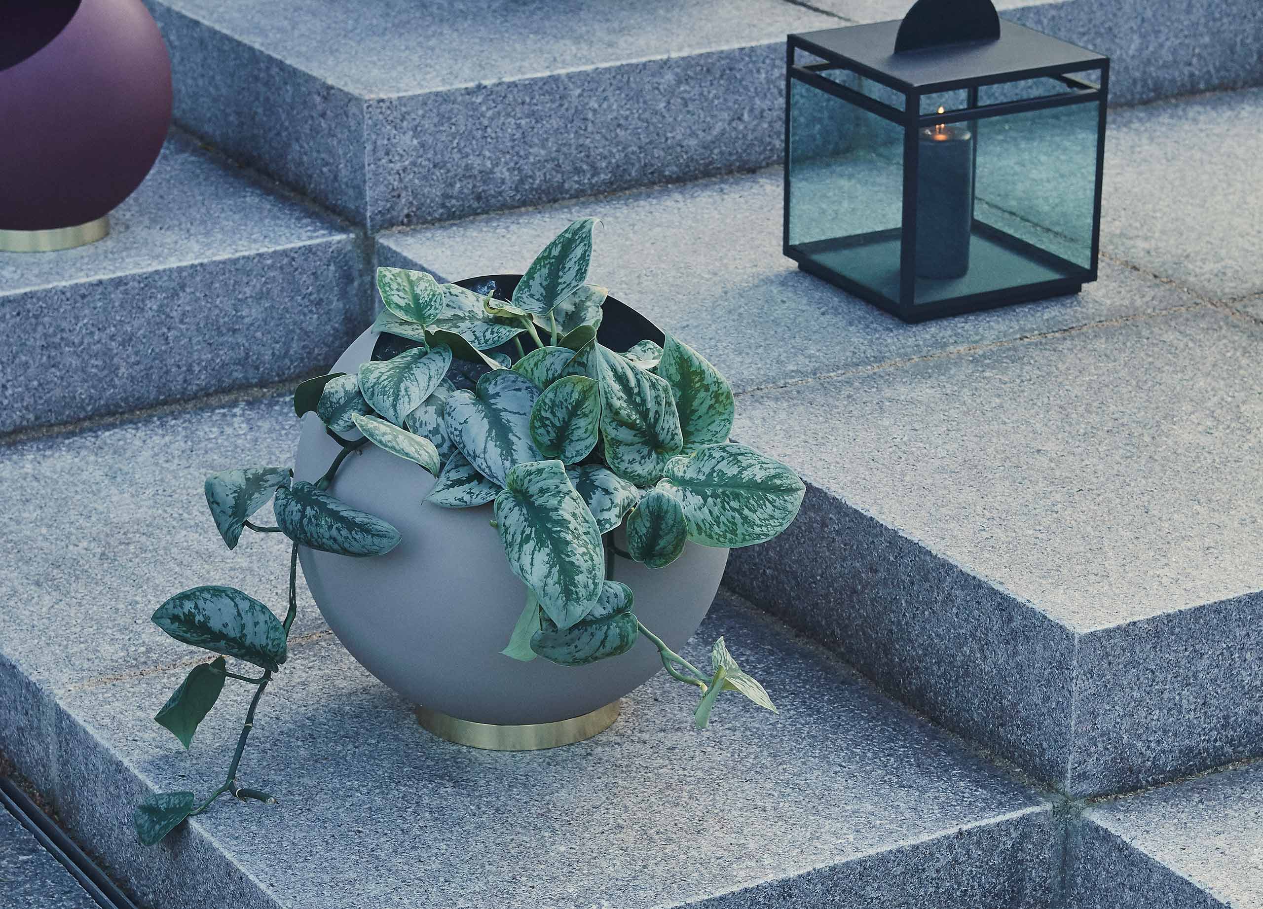 Globe Blumentopf