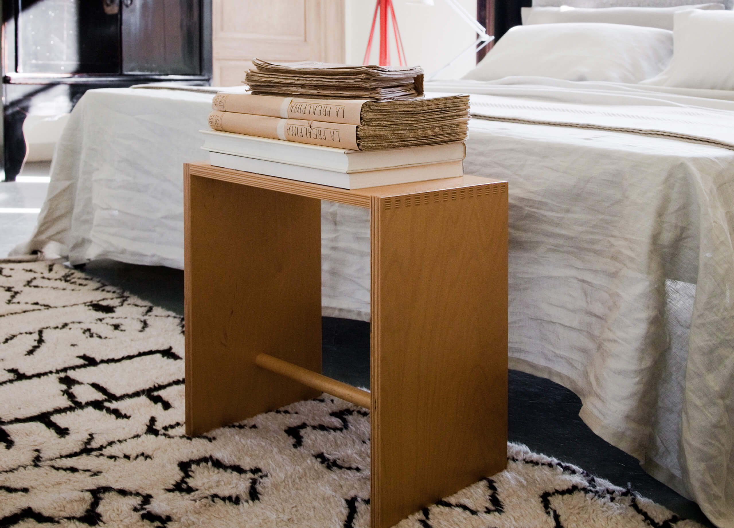Sgabillo Hocker und Beistelltisch