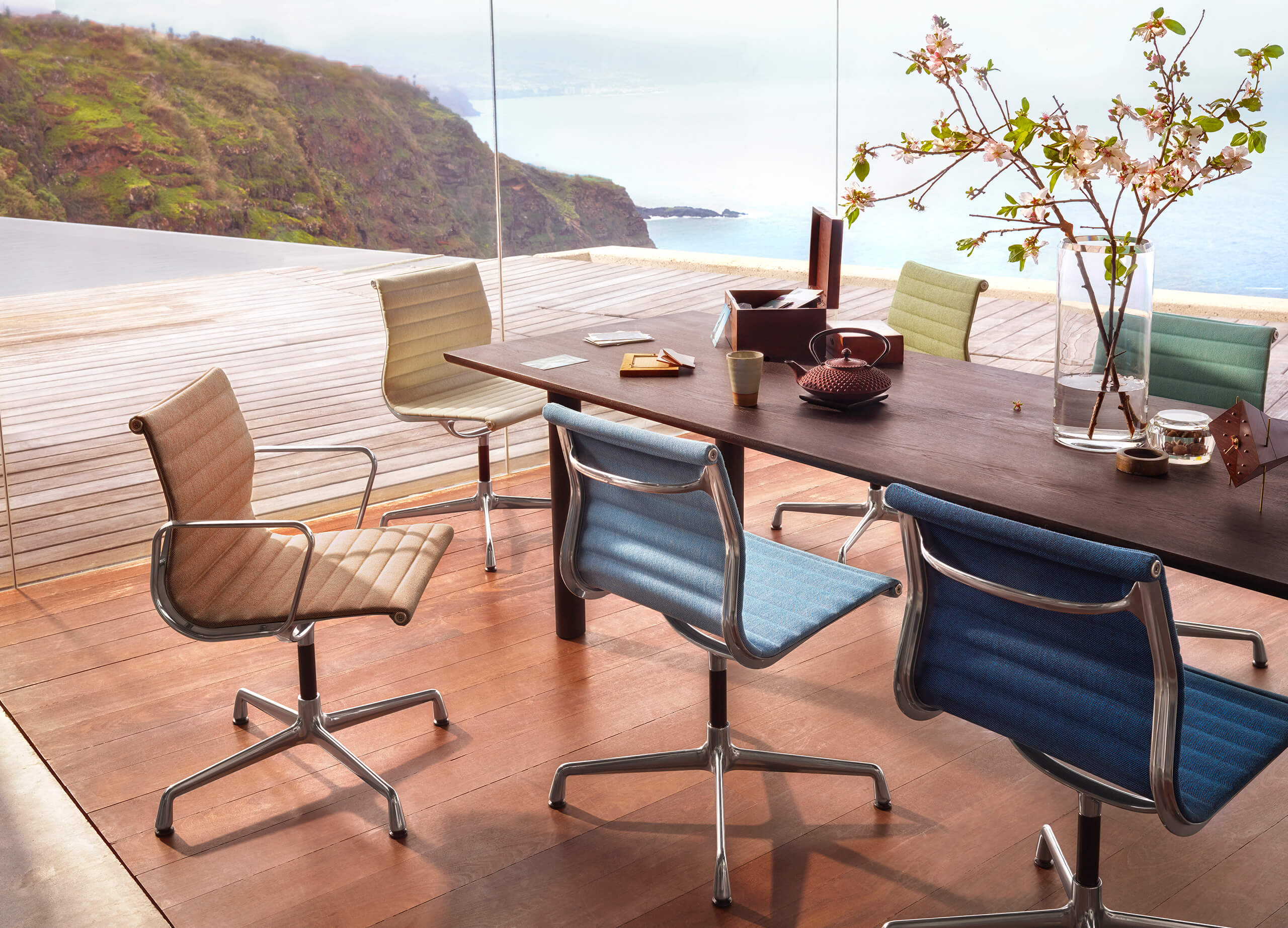 Aluminium Chair EA 104