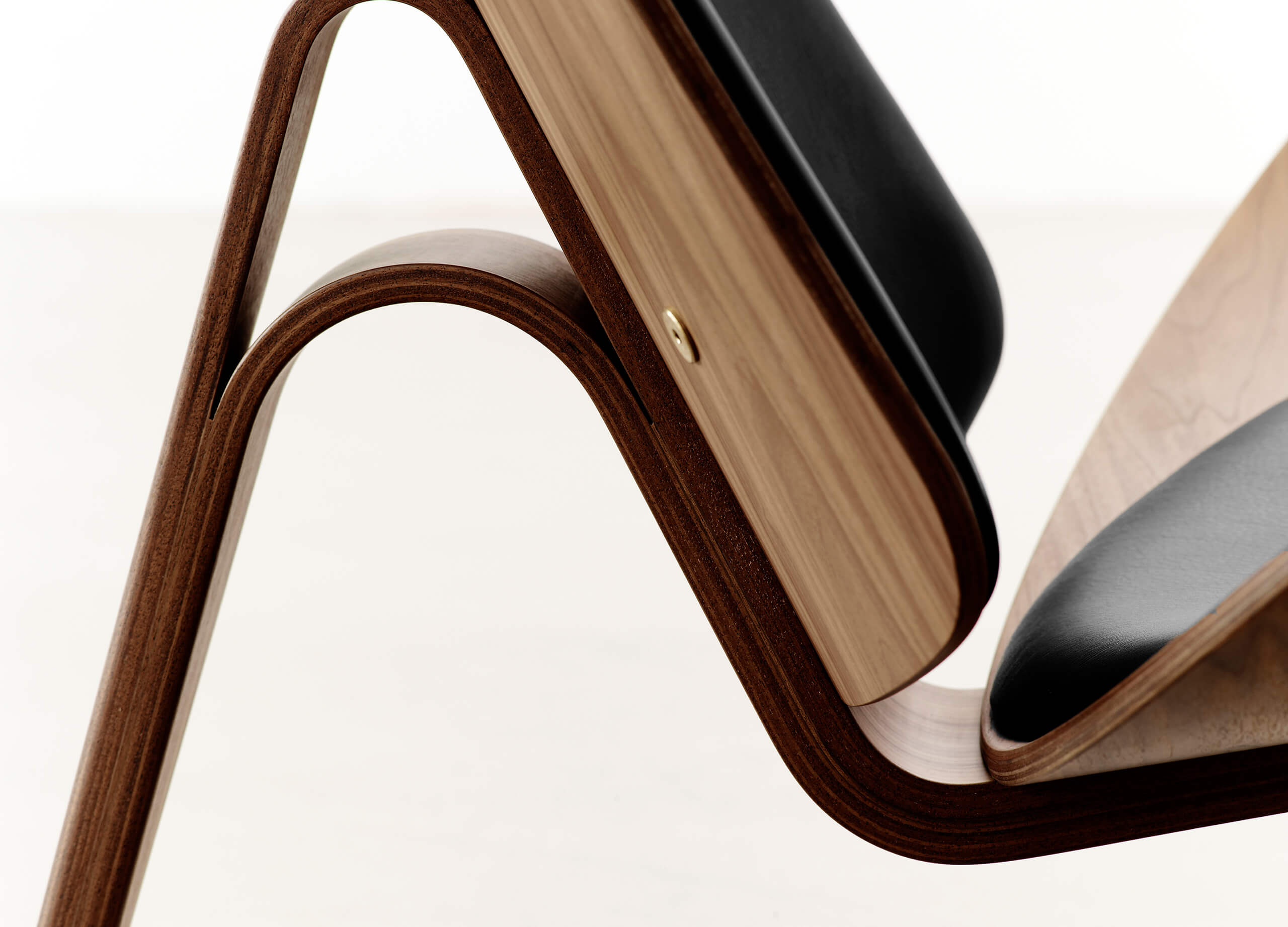 CH07 Shell Chair