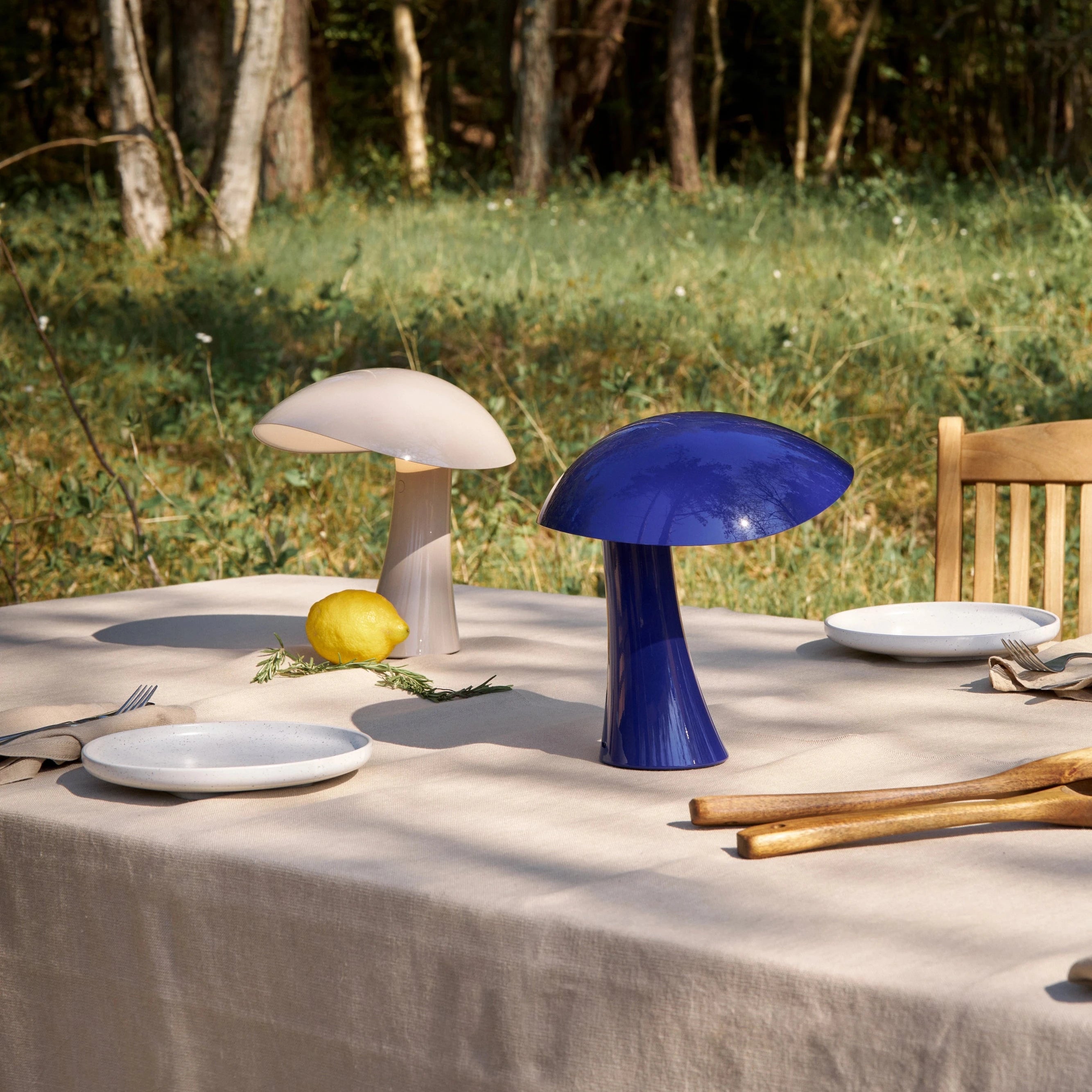 Louis Poulsen Rumee 220 Portable Tischleuchte