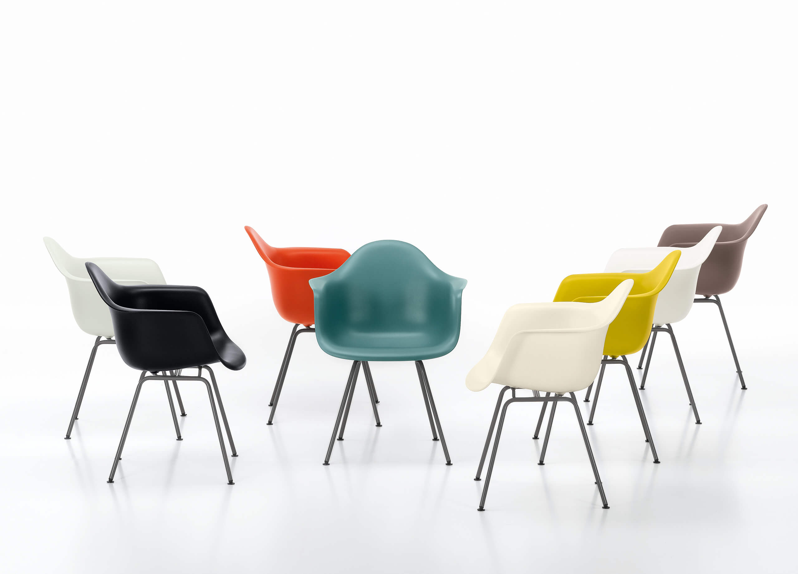 Eames Plastic Armchair RE DAX