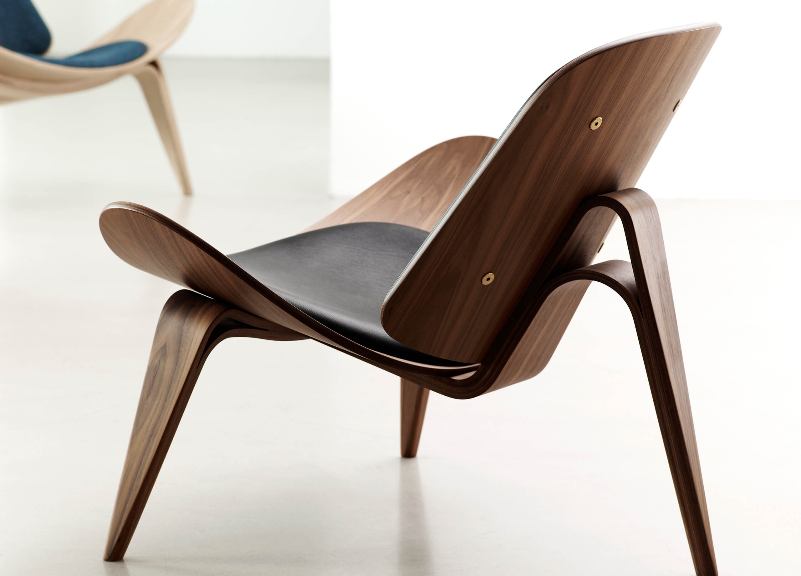 CH07 Shell Chair