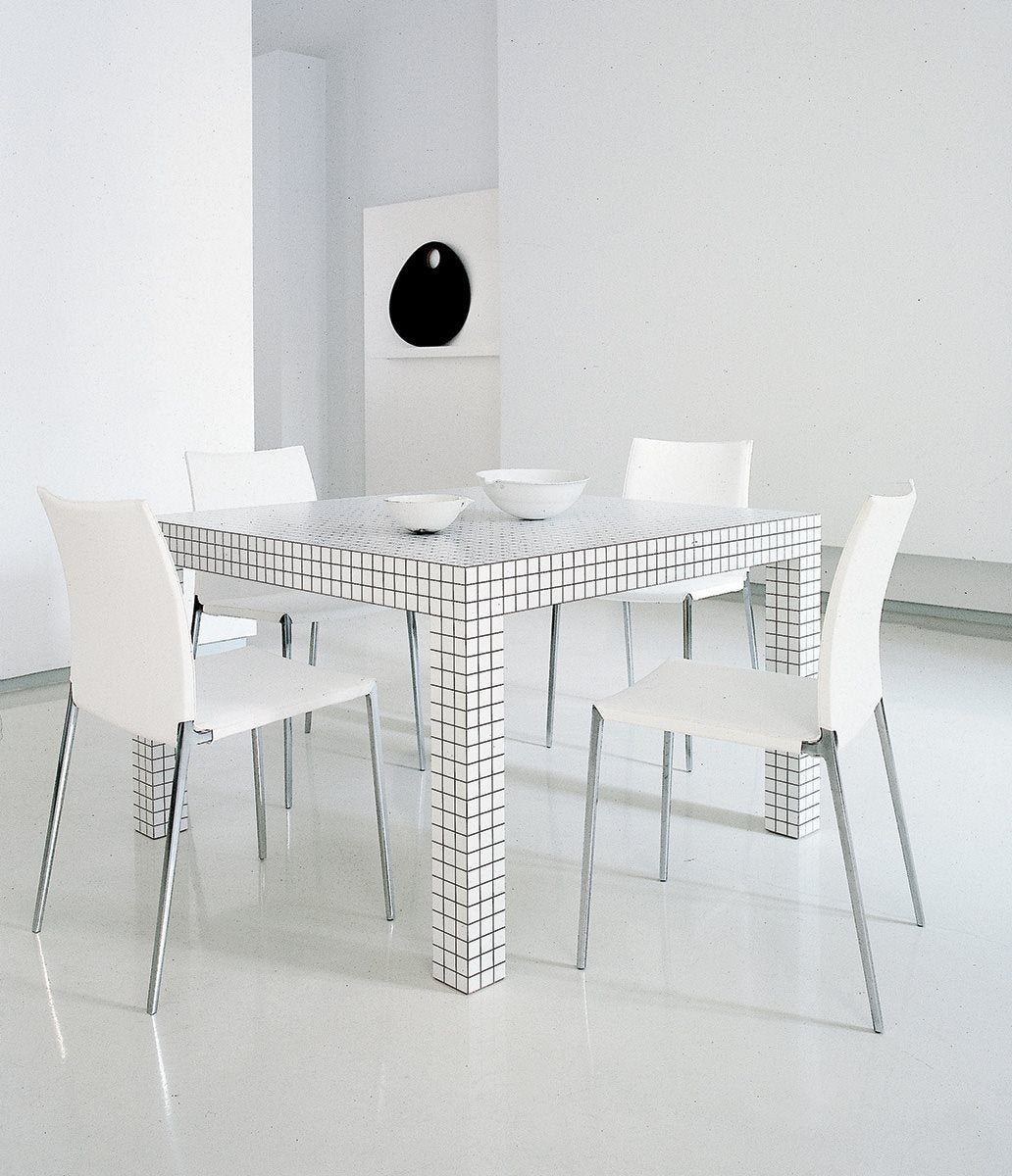 Quaderna Tisch