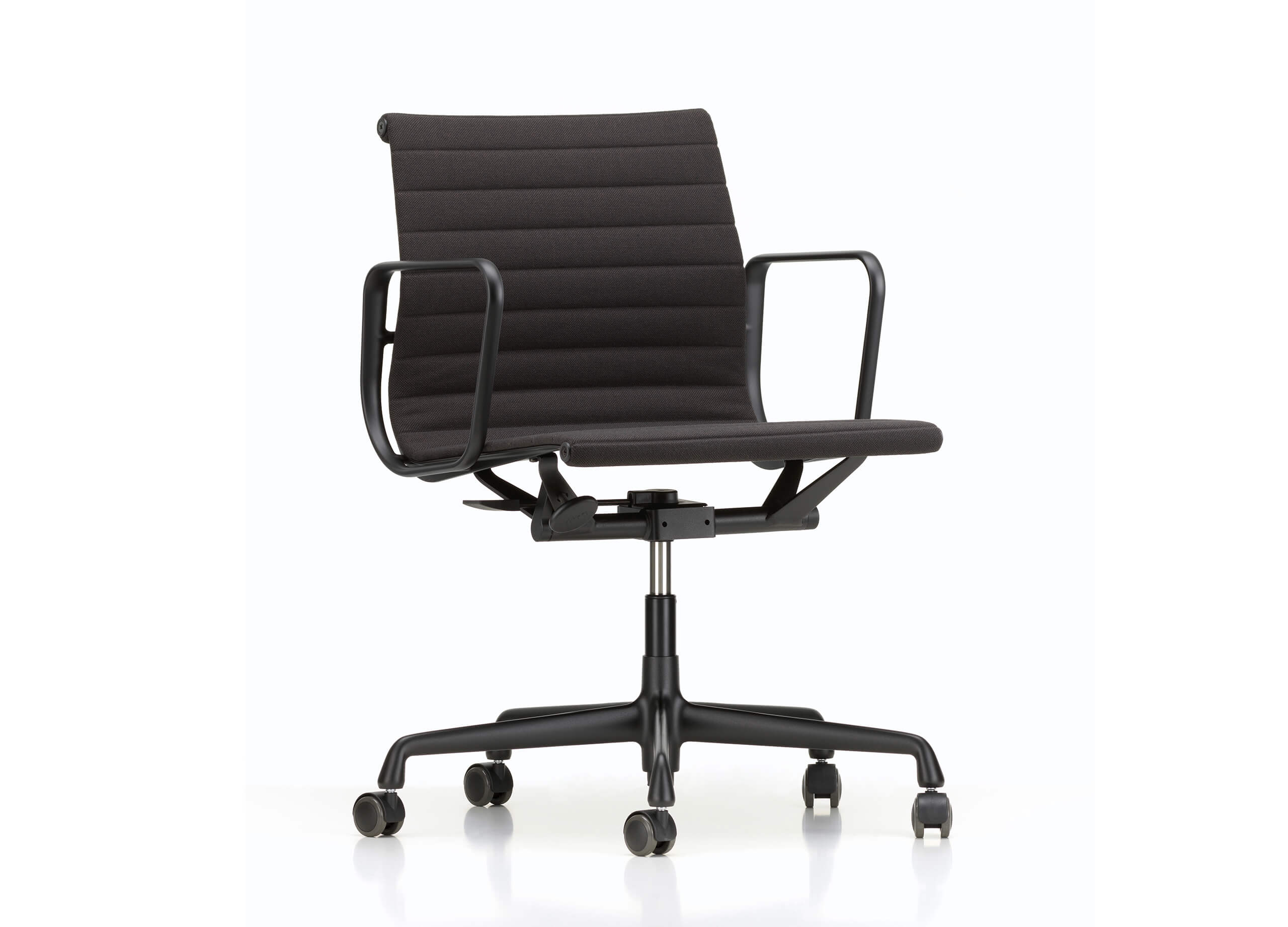 Aluminium Chair EA 117