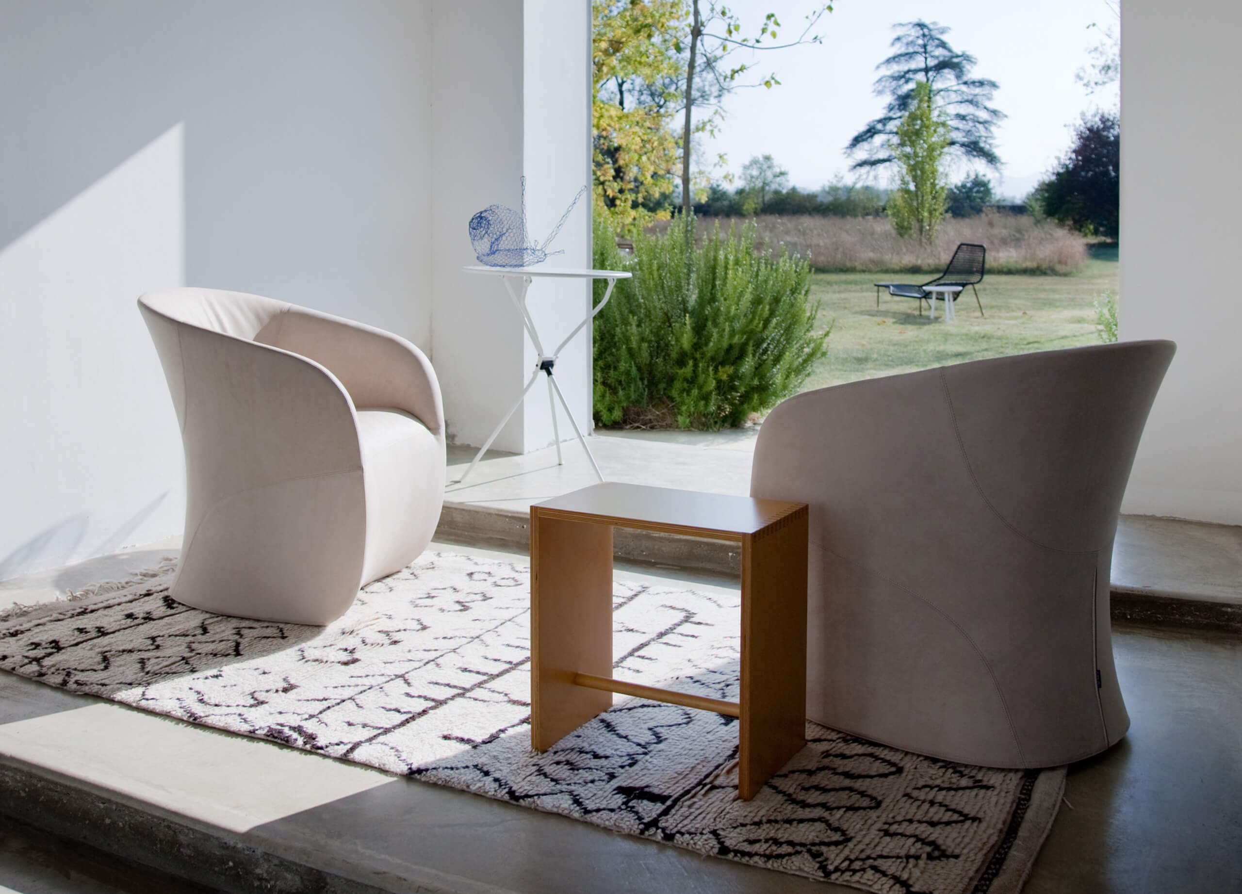 Sgabillo Hocker und Beistelltisch