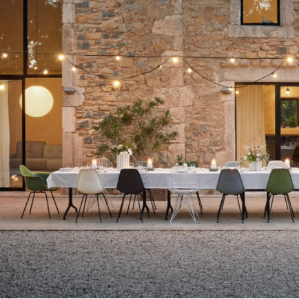 Eames Fiberglass Chair DSR
