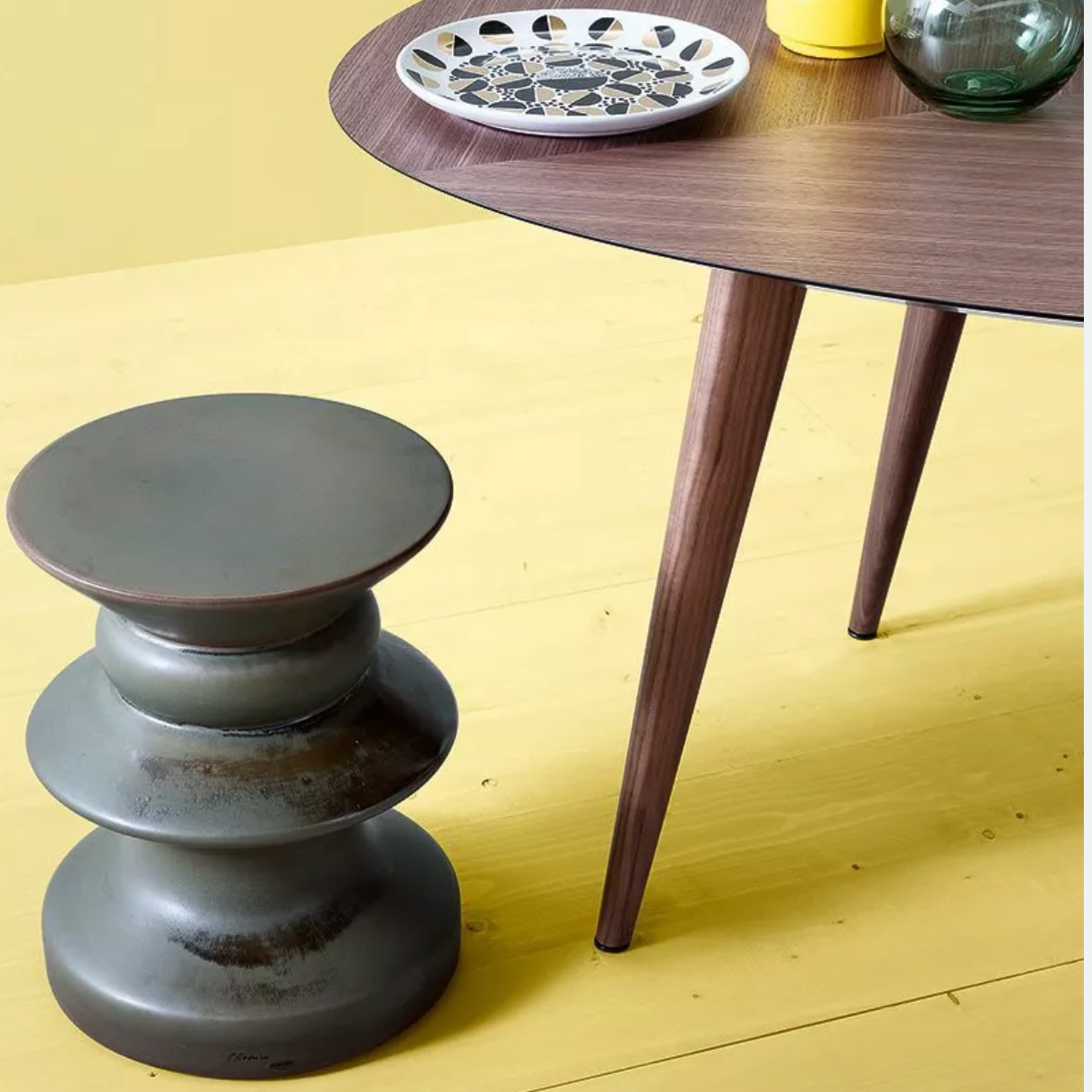 Teti Hocker / Tisch