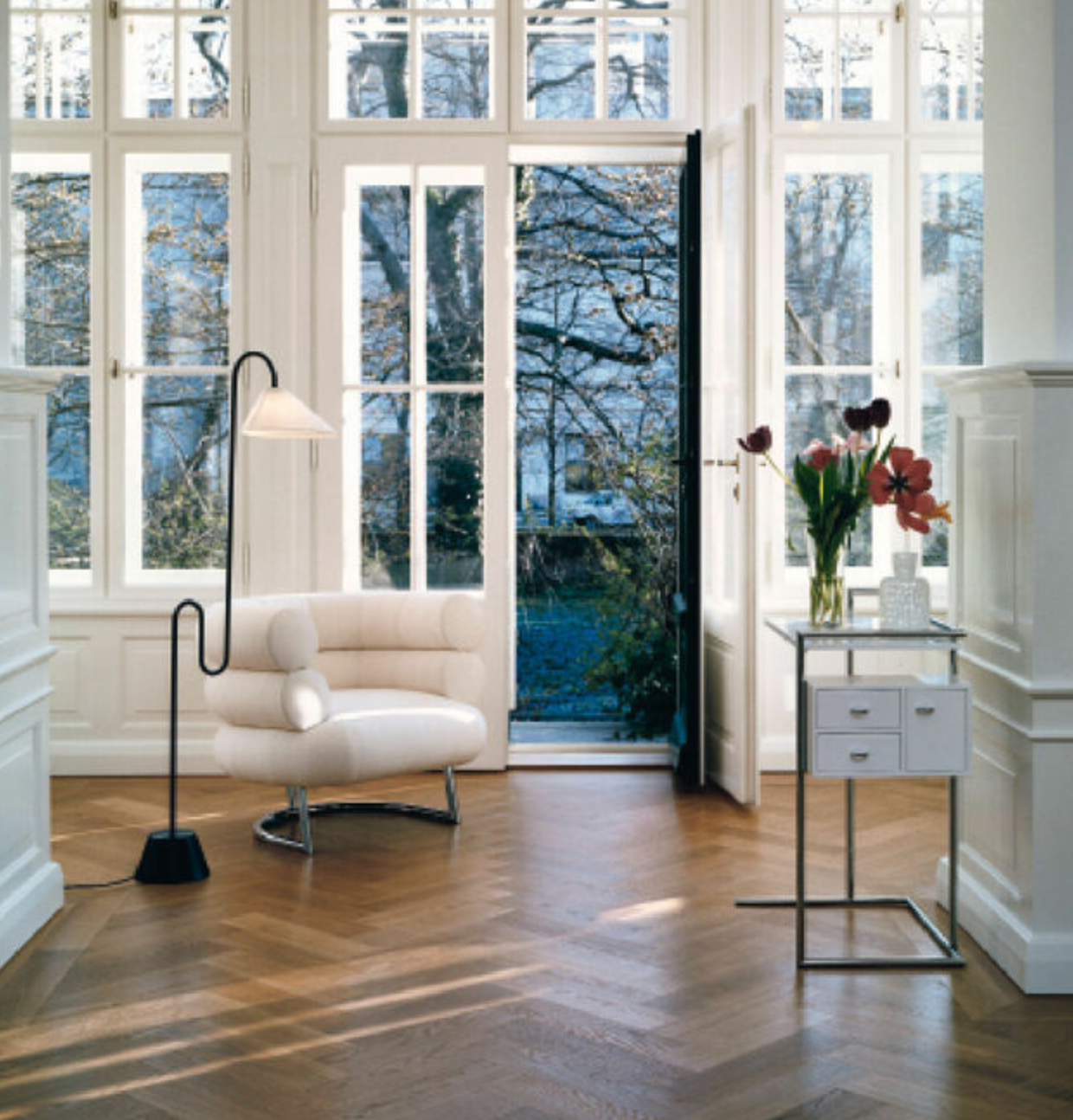 Petite Coiffeuse | Eileen Gray