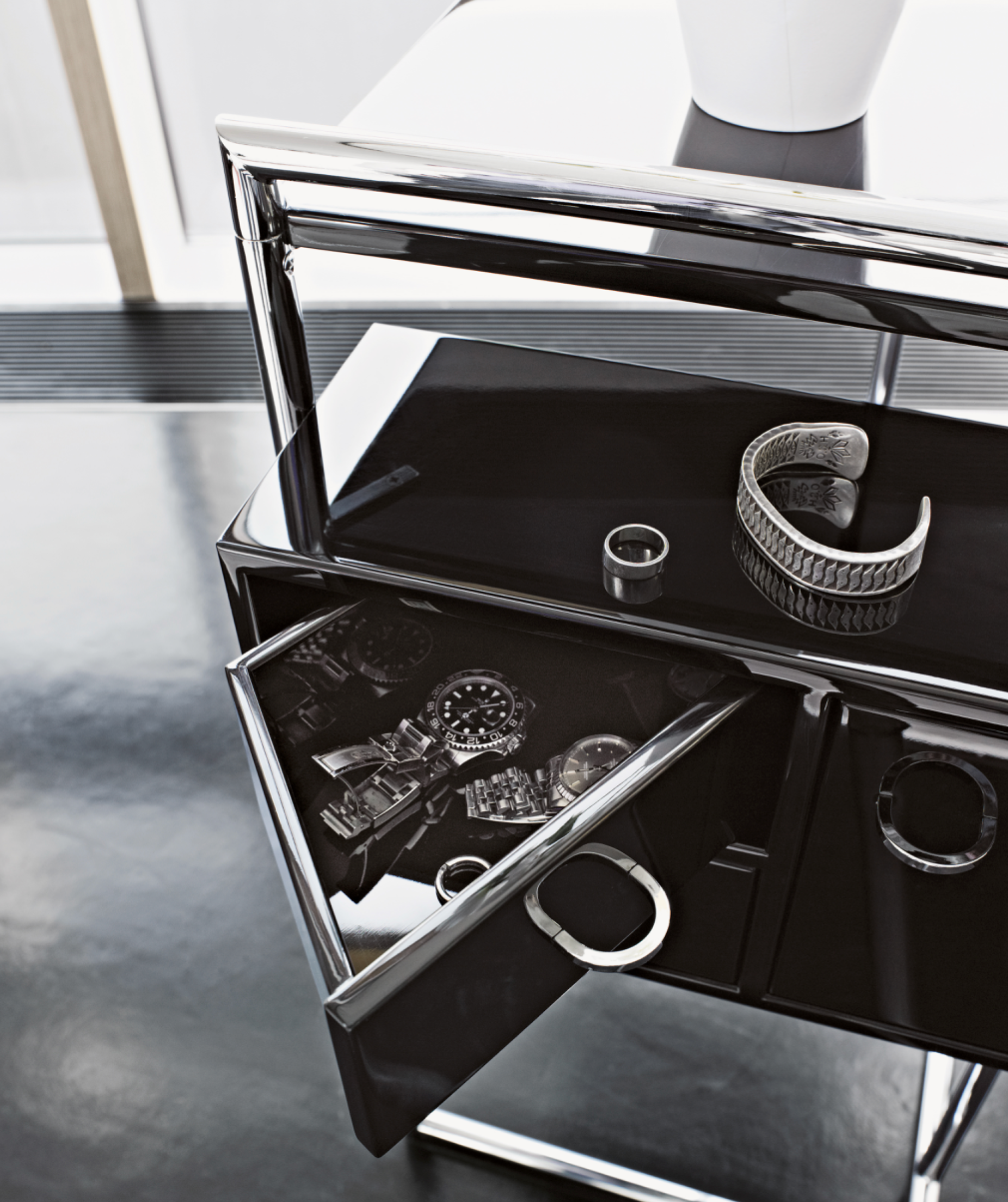 Petite Coiffeuse | Eileen Gray