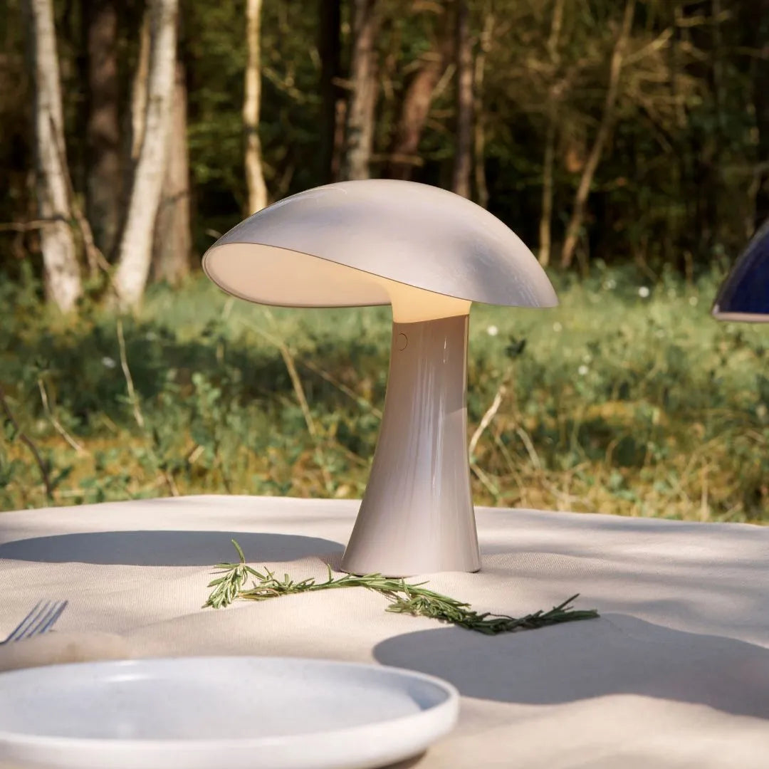 Louis Poulsen Rumee 220 Portable Tischleuchte