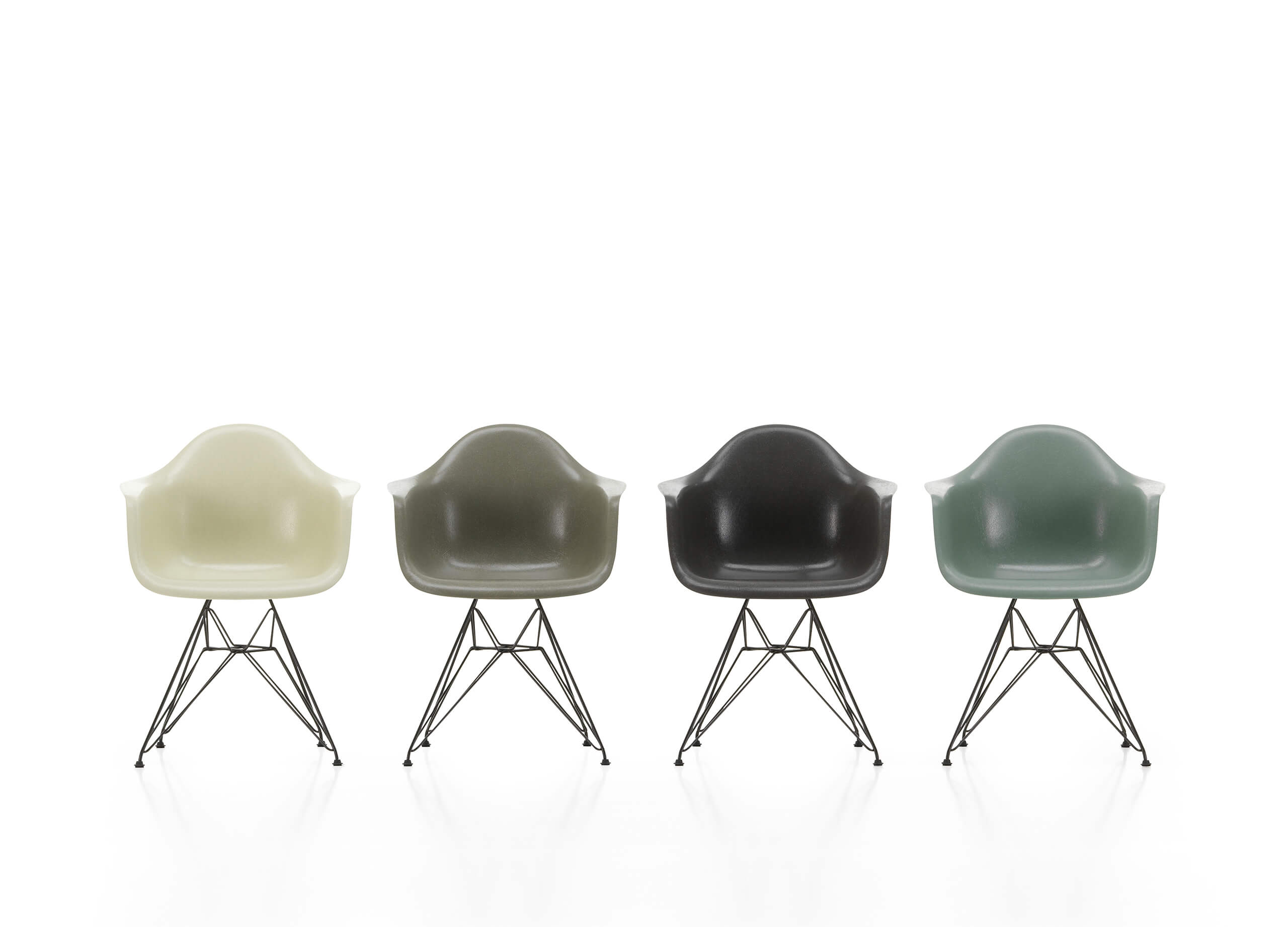 Eames Fiberglass Armchair DAR