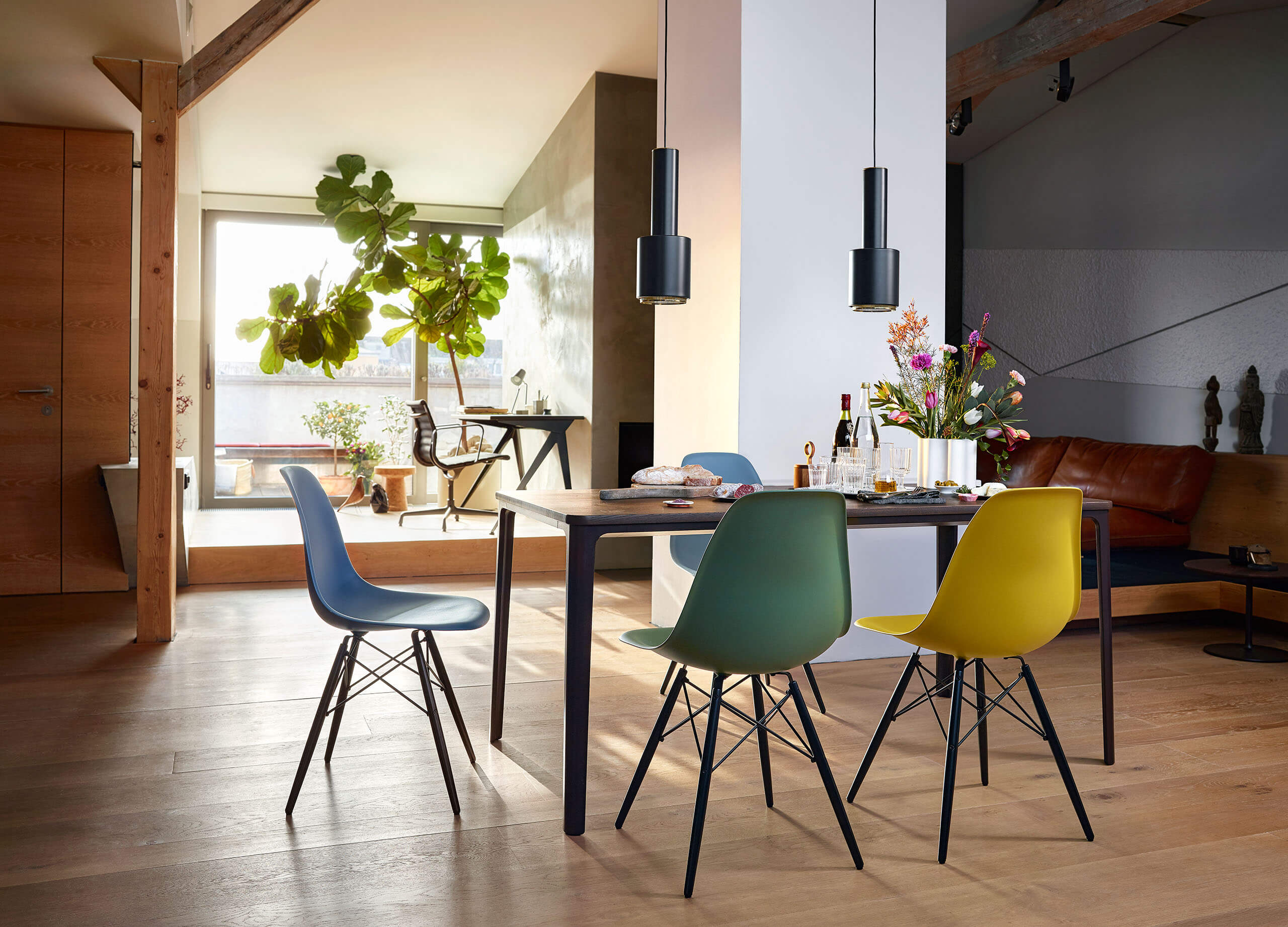 DSW Eames Plastic Side Chair