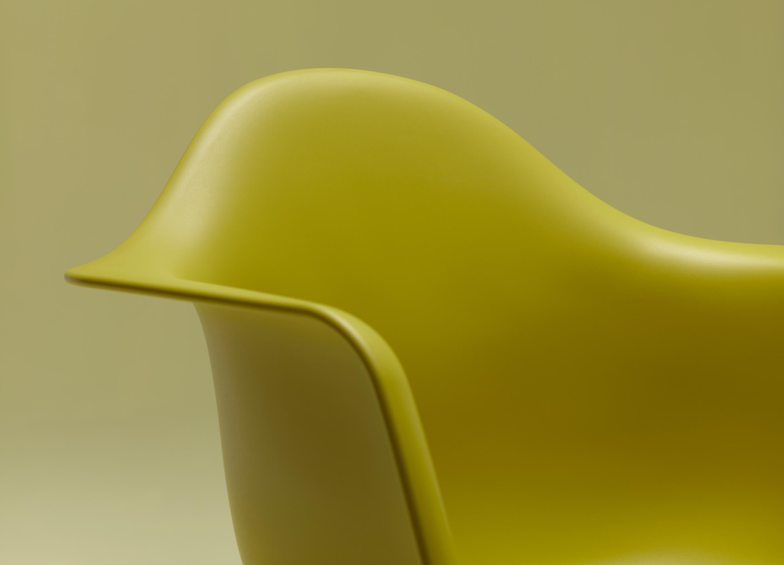 Eames Plastic Armchair RE DAR