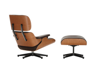 Eames Lounge Chair & Ottoman – amerikanischer Kirschbaum